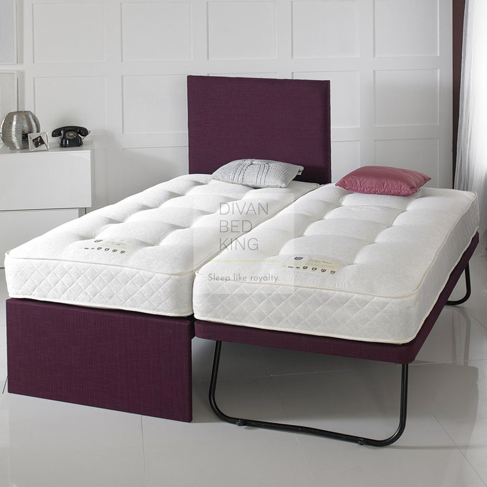 Guest bed with 2 mattresses top